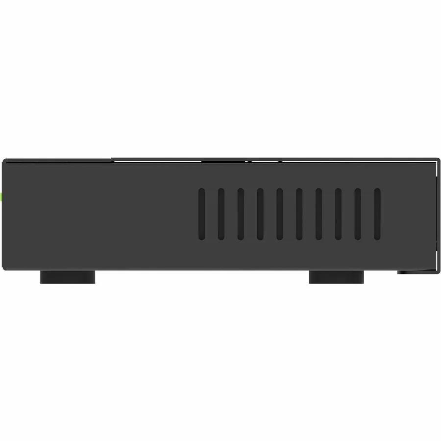 Netgear GS305EPP 5-Port Gigabit PoE+ unmanaged switch, black enclosure