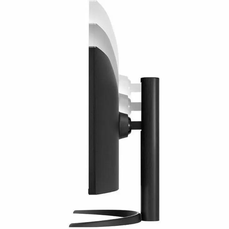 LG 34BR55QC-B 34-inch UWQHD curved monitor in black finish.