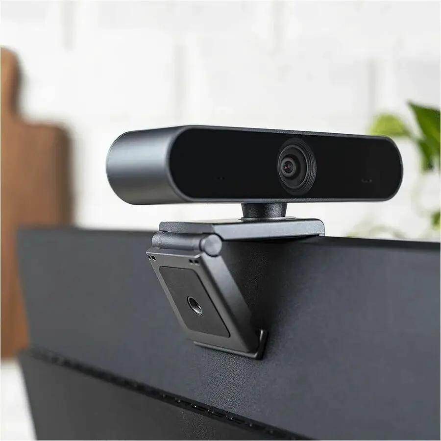 Mobile Pixels webcam Space Gray USB-C 1-pack mounted on computer monitor