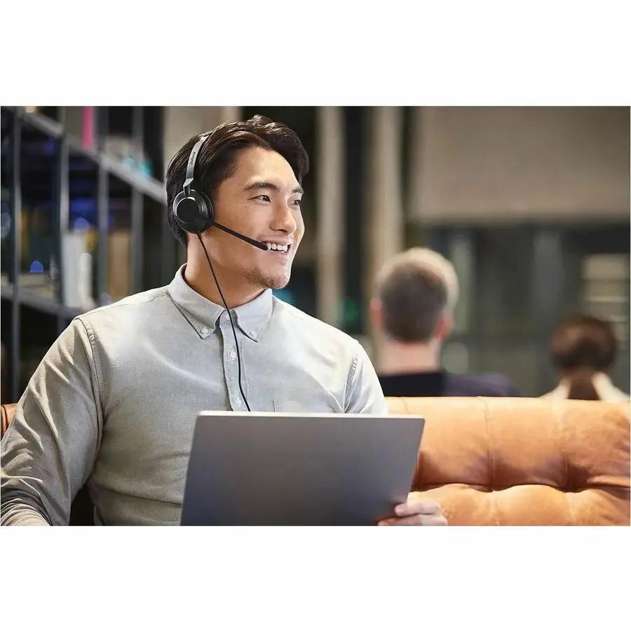 Jabra Evolve2 30 SE headset, black wired with boom microphone