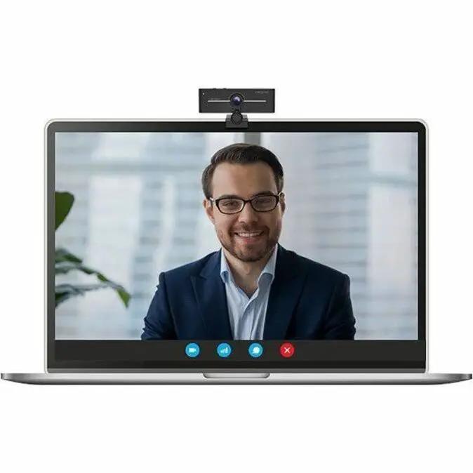 Creative Live! Cam webcam mounted on a laptop, 8 MP, 40 fps, USB 3.0